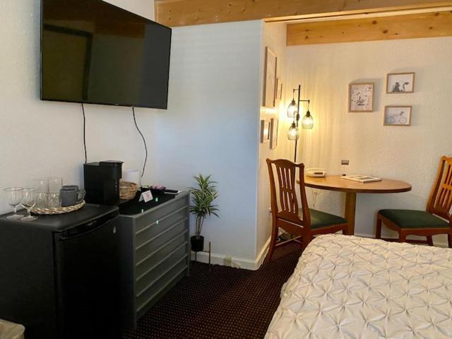 Moose Creek Lodge & Suites Cody Quarto foto